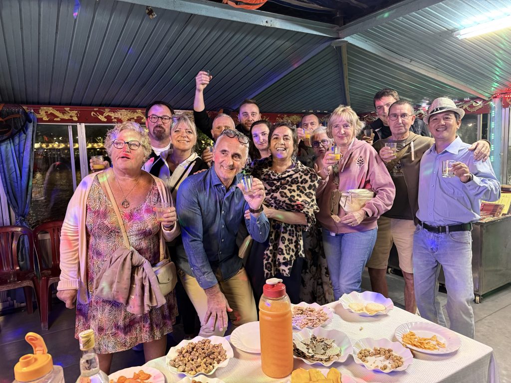 Du thuyền sông hương tour 1